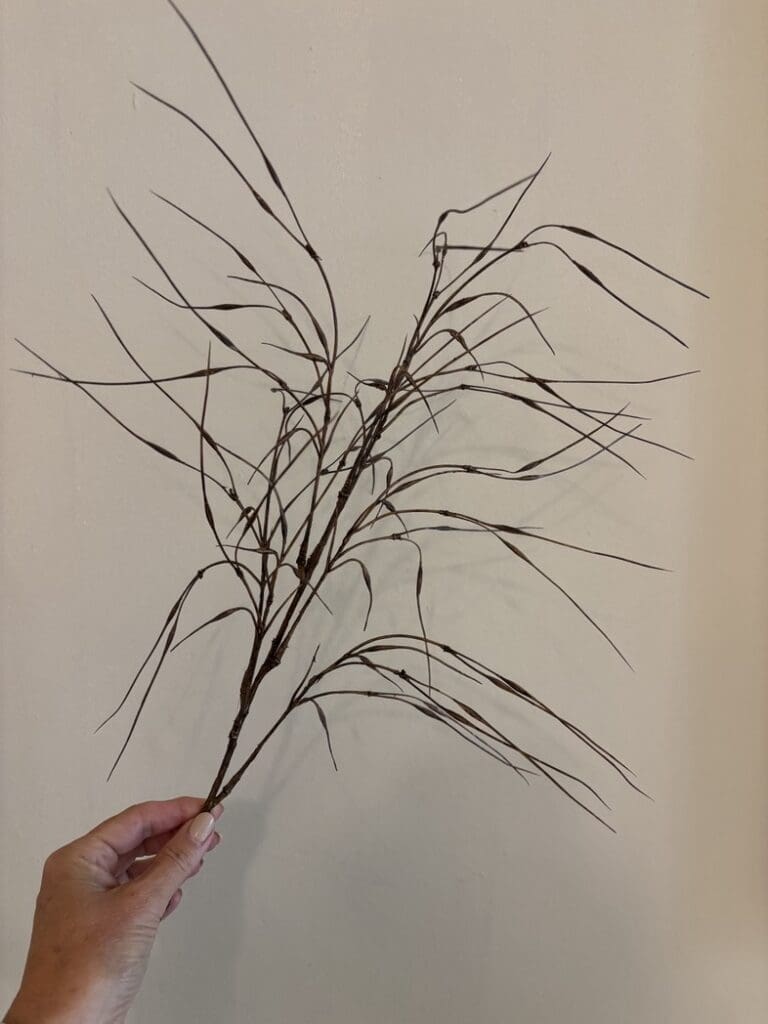 Real bruine fijne kunsttak met natuurlijke uitstraling